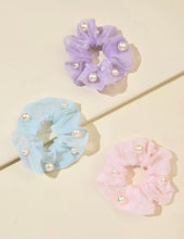 Load image into Gallery viewer, ‘PEARLY PASTEL’ scrunchie