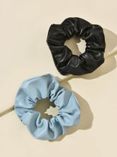 Load image into Gallery viewer, ‘PLAY NO GAMES’ scrunchie